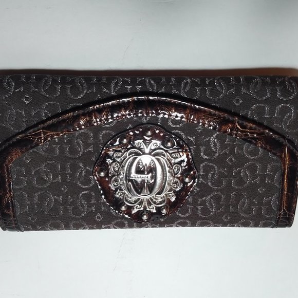 Guess Clutch Wallet - Picture 1 of 4